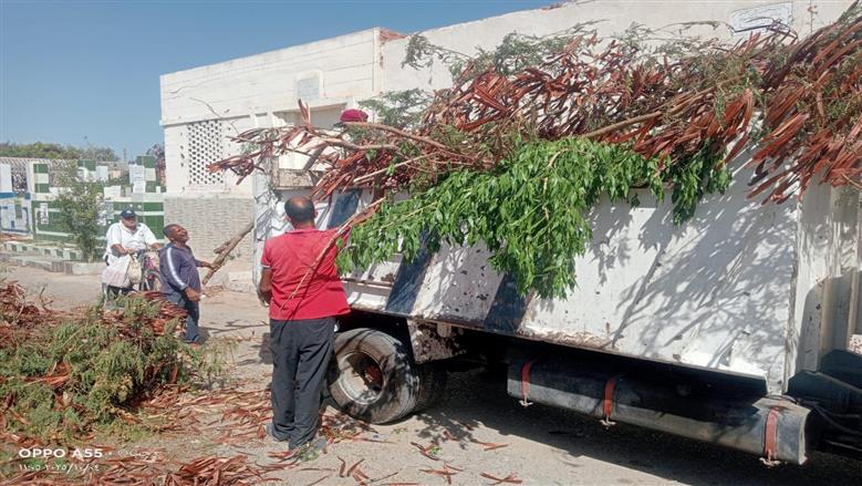 استمرار تطوير ورفع كفاءة المقابر القديمة بزهور بورسعيد