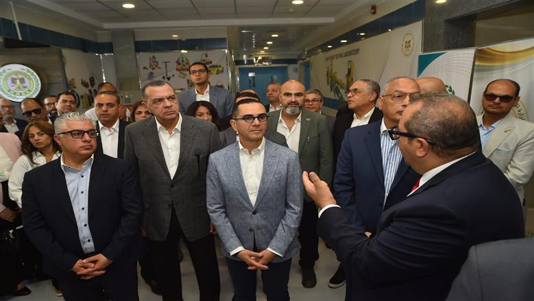 إعلان| وزير الاستثمار والتجارة الخارجية يفتتح المرحلة الثانية من المعامل الصناعية المركزية بميناء العين السخنة