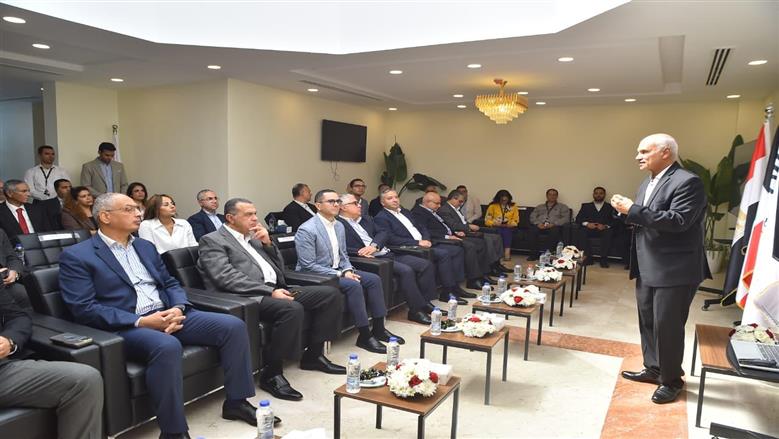 المركز اللوجستي يعد مركز تحكم رئيسي ويربط كافة أطراف منظومة التجارة إلكترونياً،