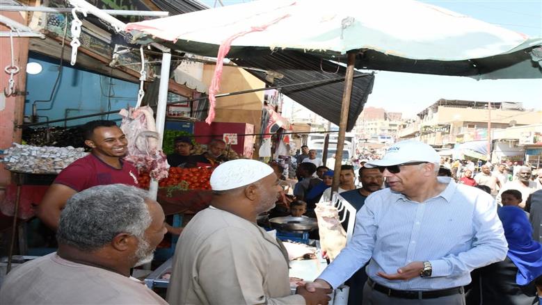جولة محافظ أسوان 