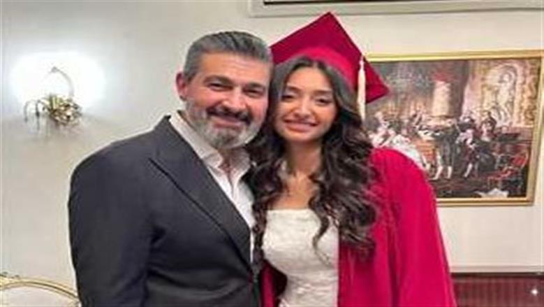 بالدموع.. ابنة ياسر جلال تودعه قبل سفرها إلى الخارج للدراسة (فيديو)