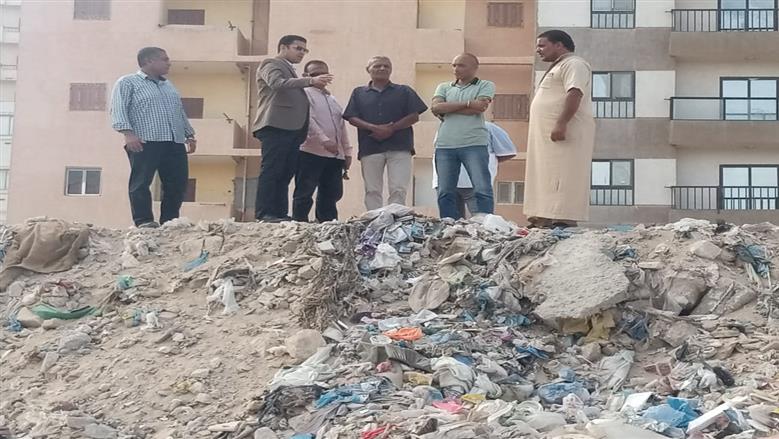 خلال حملة مكبرة للنظافة بمدينة مرسى مطروح يقودها نائب المحافظ