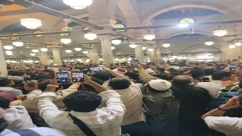 تشييع جثمان أحمد عمر هاشم من الجامع الأزهر إلى مسقط رأسه في الشرقية