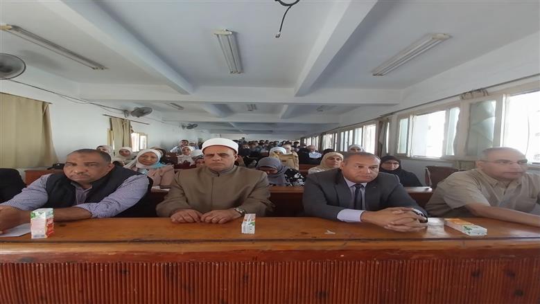خلال فعاليات ندوة حول نصر اكتوبر والدروس المستفادة بجامعة مطروح