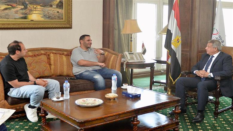 رئيس الأعلى للإعلام يلتقي بـ«الدحيح»