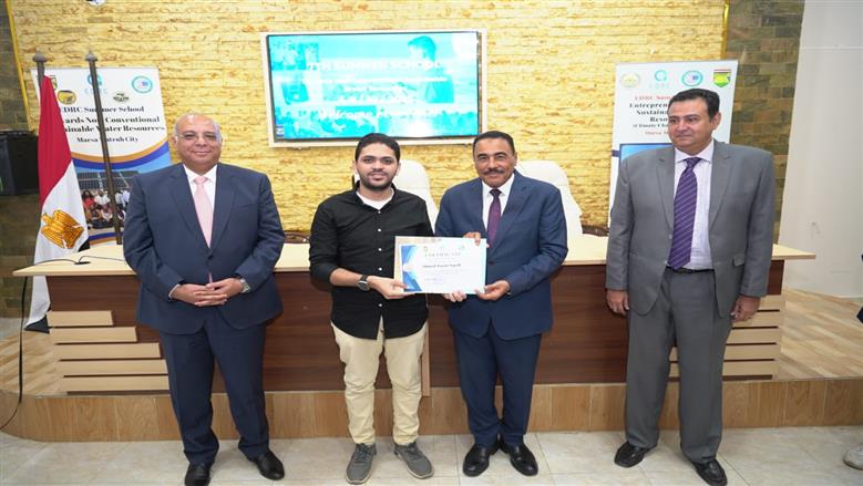 محافظ مطروح يشهد توقيع بروتوكول تعاون بين جامعة مطروح ومركز بحوث الصحراء في التنمية والابحاث