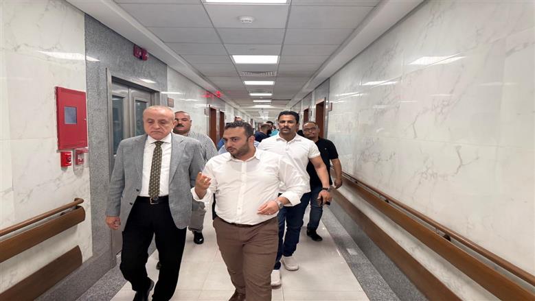محافظ الأقصر يزور المصابين في حادث الطريق 