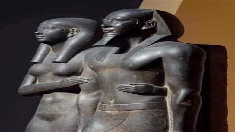 سر تمثال منكاورع والملكة.. قصة حب يخلدها المتحف المصري الكبير