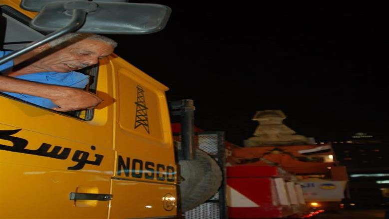 سائق شاحنة نقل تمثال رمسيس