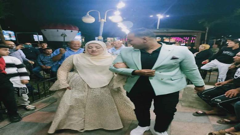 عريس وعروسه في افتتاح المتحف المصري الكبير بالقليوبية 