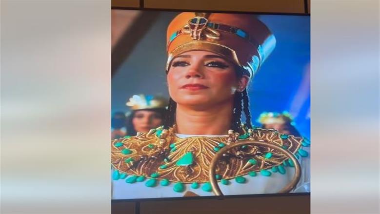 بملامح فرعونية.. فريدة عثمان تخطف الأنظار في افتتاح المتحف المصري الكبير: «لحظة فخر» 