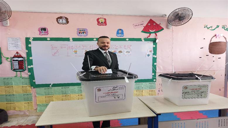 خلال التصويت