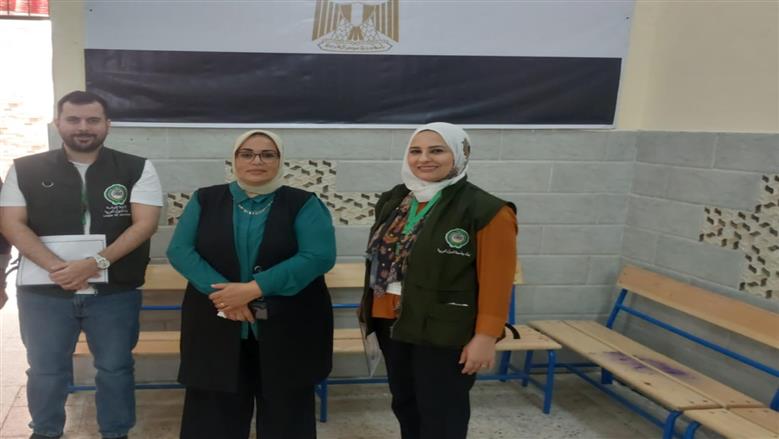 وفد من جامعة الدول العربية في اللجان الانتخابية بالإسكندرية