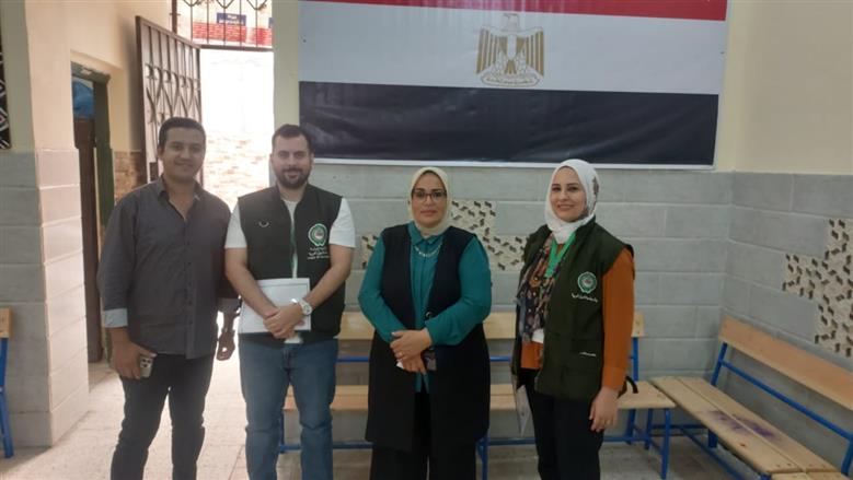 وفد من جامعة الدول العربية في اللجان الانتخابية بالإسكندرية