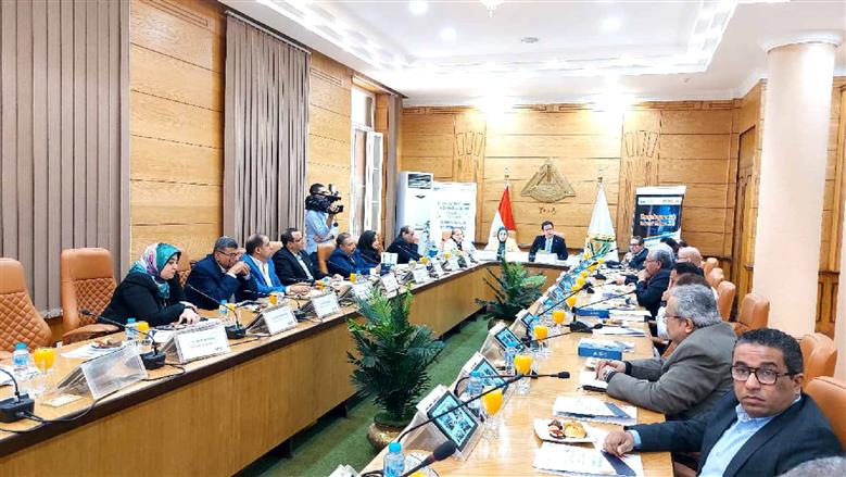 المائدة المستديرة في جامعة بنها