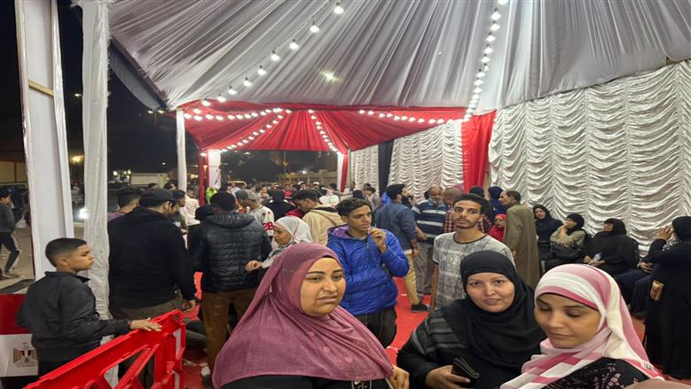 في آخر ساعة قبل الغلق.. سيدات الجيزة يسطرن ملحمة أمام لجان انتخابات مجلس النواب