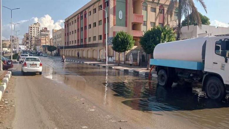 سحب مياه الأمطار من شوارع بورسعيد 