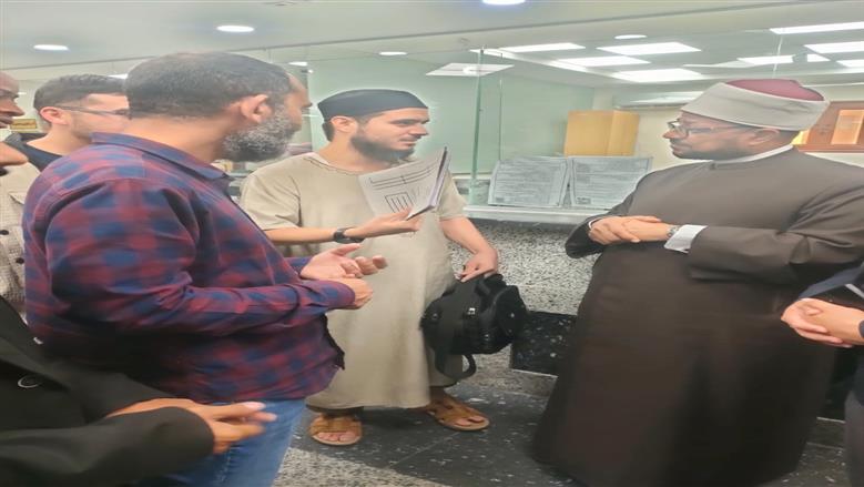 أمين «البحوث الإسلامية» يستمع لتجربة الطلاب الوافدين في مصر