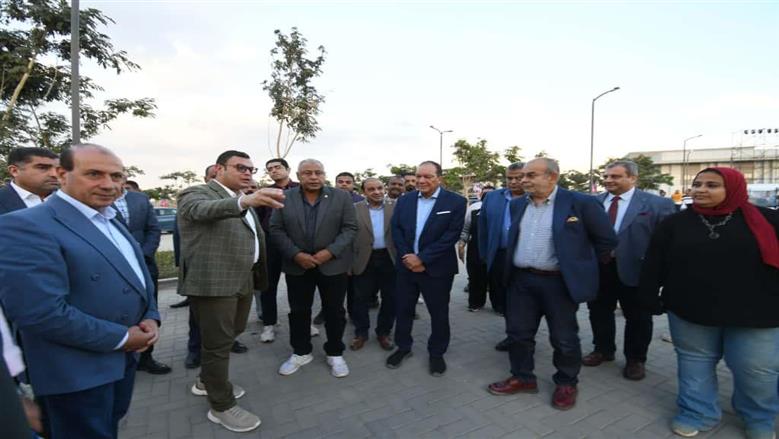 وزير الإسكان يتفقد مشروع «حدائق تلال الفسطاط» استعدادا للمهرجان الشتوي