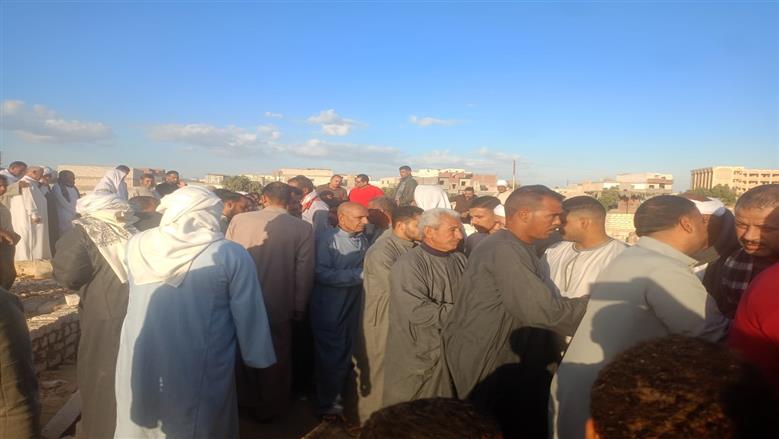 مات أثناء الوضوء لصلاة الفجر.. تشييع جنازة مؤذن مسجد السيدة زينب بالفيوم