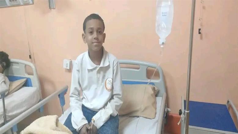 وسط طمأنة الأطفال.. الصور الأولية لمصابي حادث انقلاب أتوبيس إسنا
