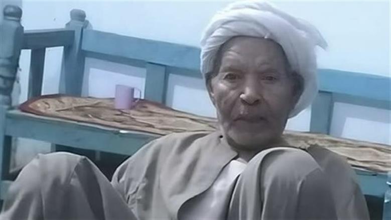 رحيل قارئ مئة عام وفاة الشيخ مصطفى داود أحد أقدم معلمي القران في إسنا