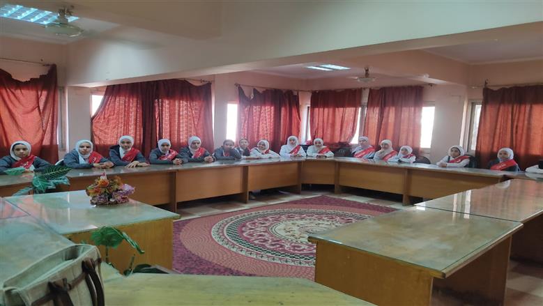 مجمع إعلام الفيوم يستقبل زيارة ميدانية لطالبات مدرسة المحمدية 