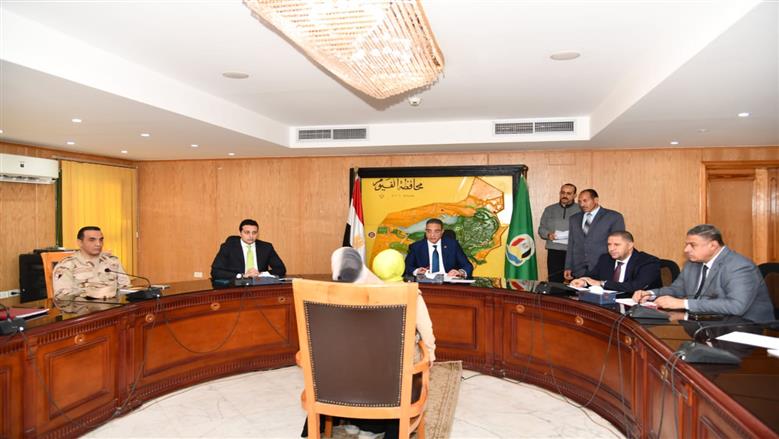 محافظ الفيوم يستمع لشكاوى المواطنين