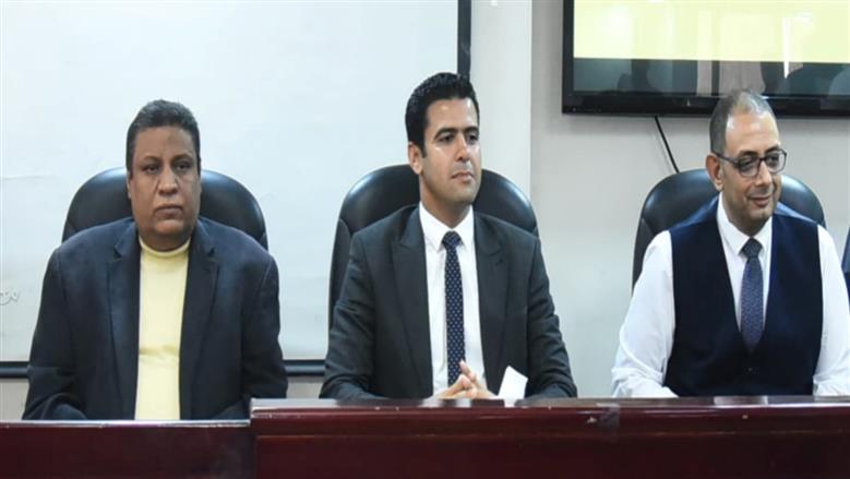 خلال لقاء نائب محافظ مطروح مع أعضاء المجلس القومي للأشخاص ذوي الإعاقة و جهاز تنمية المشروعات المتوسطة والصغيرة ومديرية العمل بمكتبة مطروح العامة