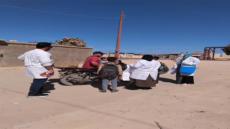خلال حملات تحصين الكلاب الضالة ضد السعار من أطباء مديرية الطب البيطري بمطروح