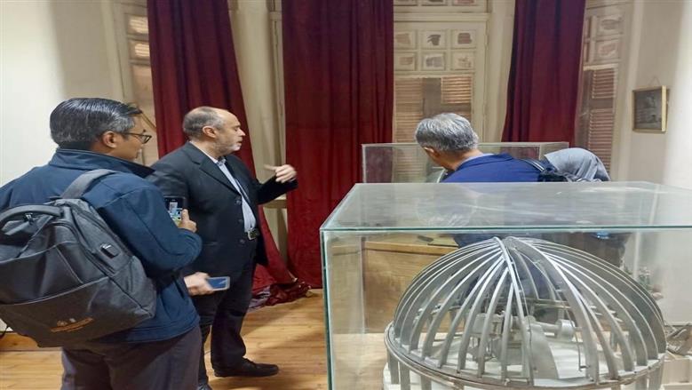 الأزهر ينظم زيارة ميدانية لمعهد البحوث الفلكية للباحثين الماليزيين.. صور