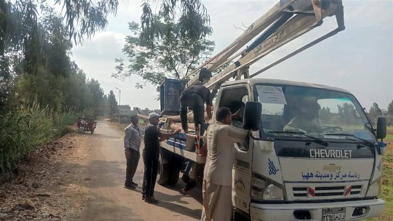 محافظ الشرقية يوجه برفع كفاءة إنارة الطريق المؤدي إلى عزبة يمن كفر العايد بههيا