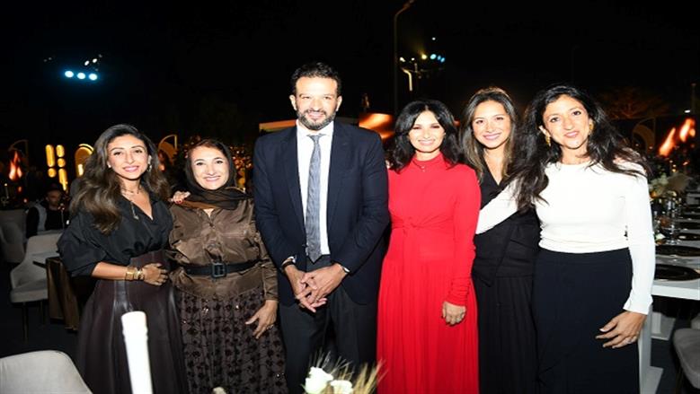 مستشفى الناس تحتفل بتدشين أول وأكبر مركز مجاني لزراعة الكبد بالشرق الأوسط وتعلن تحولها لمدينة طبية.. الحفل أذيع على قناة النهار ببرنامج الإعلامية لميس الحديدي.. وأحيته النجمة آمال ماهر بشعار
