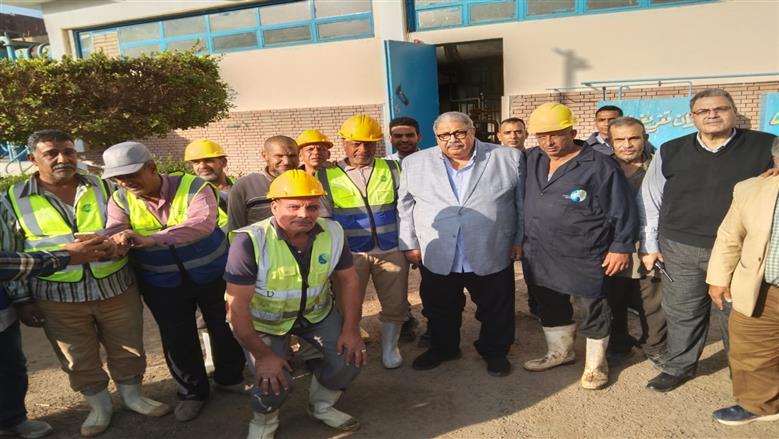 جولة رئيس شركة الصرف فى مواقع العمل بقطاع شبرا الخيمة