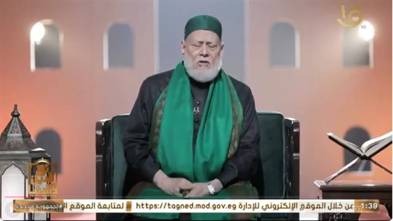 زوجتي مدخنة فهل أدفع نفقة السجائر؟.. اعرف رد علي جمعة وسبب الهجوم عليه 