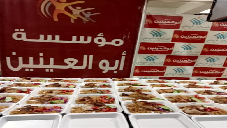 عضو التحالف الوطني توزع وجبات ساخنة على مرضى الفشل الكلوي بالجيزة