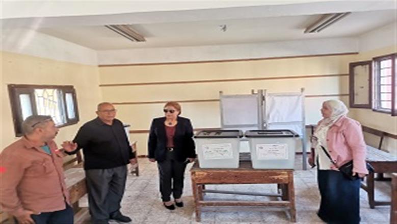 جولة رئيس حى الزاوية على لجان الإنتخاب
