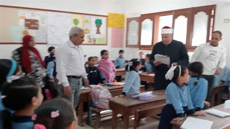 جولة رئيس الإدارة المركزية للأزهر بالقليوبية