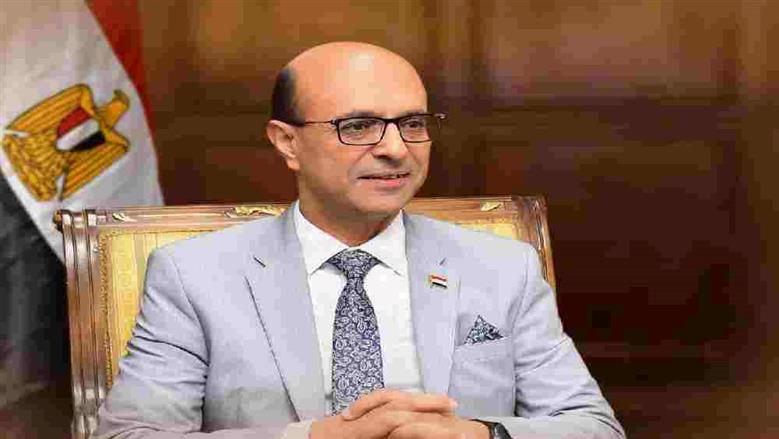 عاطف السيد قائما بأعمال عميد معهد علوم المواد والنانو تكنولوجي بجامعة أسيوط