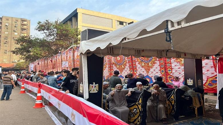 طوابير أمام لجان دار السلام والبساتين قبل بدء التصويت في انتخابات النواب