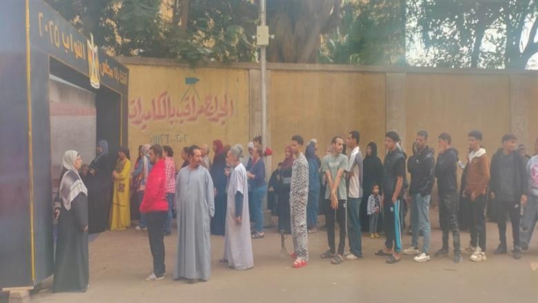 إقبال من المواطنبن