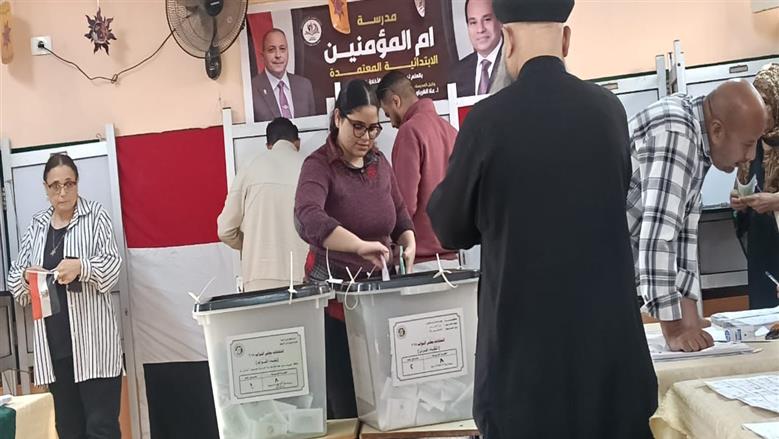 توافد الناخبين على لجان بورسعيد 