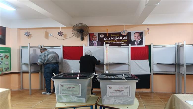 توافد الناخبين على لجان بورسعيد 