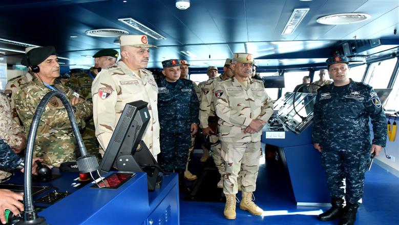 وزير الدفاع يشهد تنفيذ المرحلة الرئيسية للتدريب المشترك «ميدوزا -14».. صور وفيديو