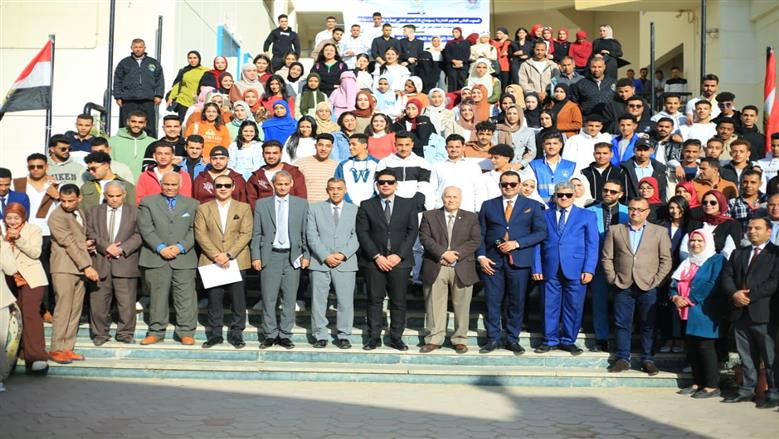 نائب محافظ سوهاج يلتقي طلاب المعهد العالي للعلوم الإدارية بالكوثر