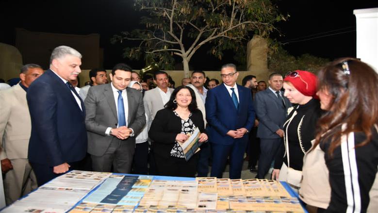 بحضور نجوم الفن.. محافظ الفيوم يفتتح مهرجان تونس للخزف والفخار في دورته الـ12