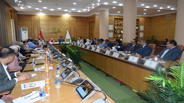 الدكتور ناصر الجيزاوي رئيس جامعة بنها