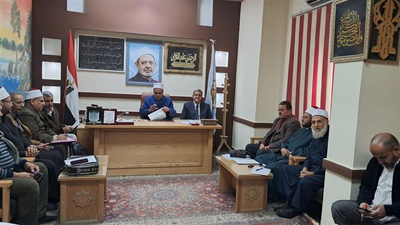 خلال لقاء رئيس منطقة مطروح الأزهرية مع المشرفين علي امتحانات الفصل الدراسي الأول بالمنطقة الأزهرية 