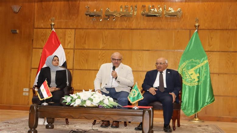 اجتماع محافظ القليوبية