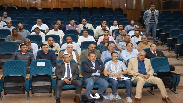 اجتماع محافظ القليوبية